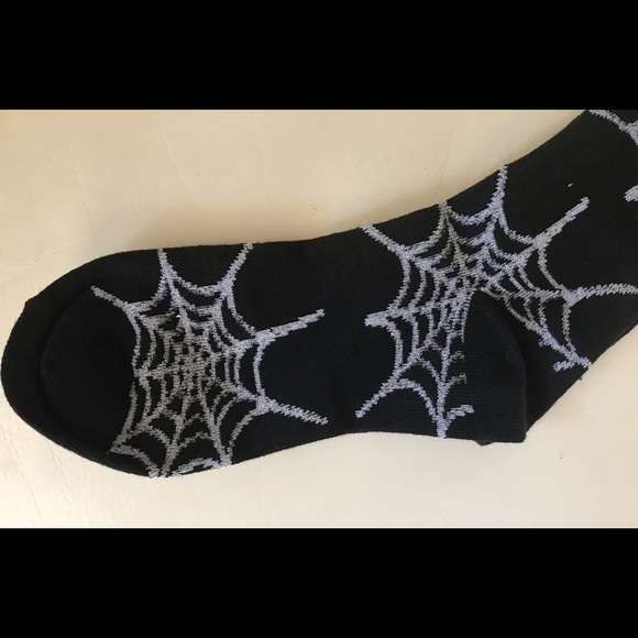 HALLOWEEN Crew Socks Spider Webs size 4-10 - Picture 5 of 5